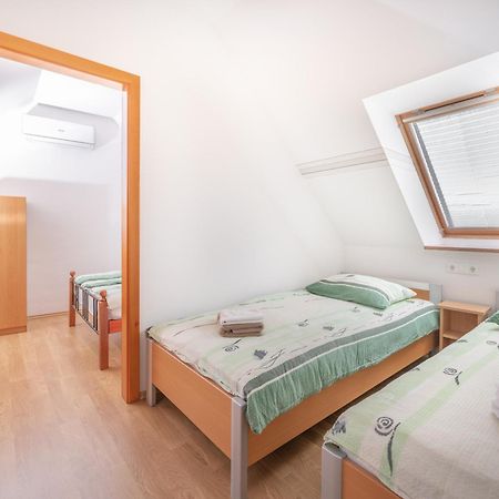 Apartments Suster Stari Trg ob Kolpi エクステリア 写真