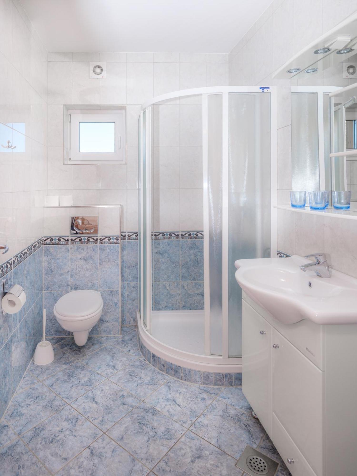 Apartments Suster Stari Trg ob Kolpi エクステリア 写真
