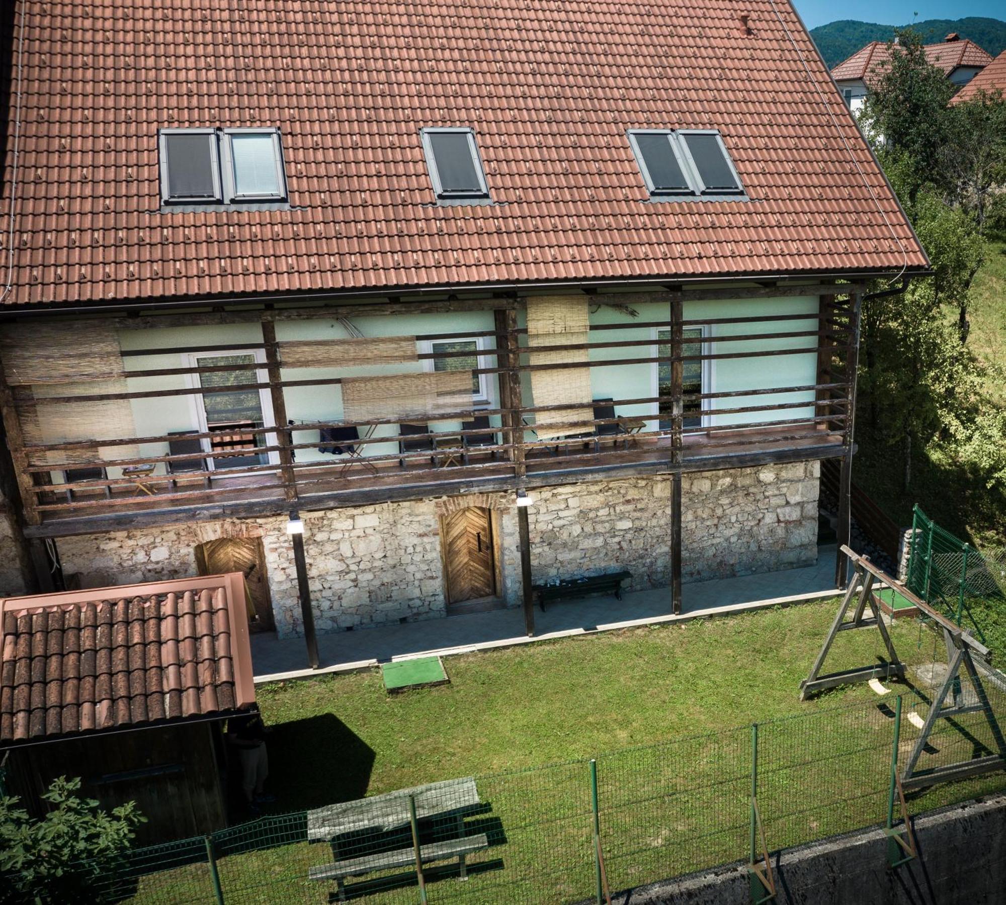 Apartments Suster Stari Trg ob Kolpi エクステリア 写真
